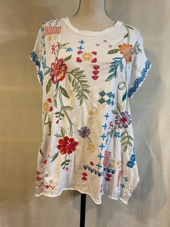 Johnny Was Tops - Johnny Was white embroidered short sleeve Katie relaxed draped tee